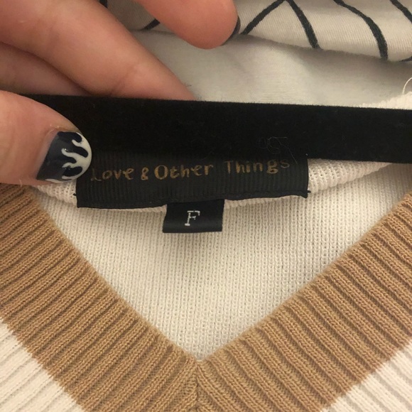 Trendy Nastygal sweater with statement sleeves! - Picture 3 of 3